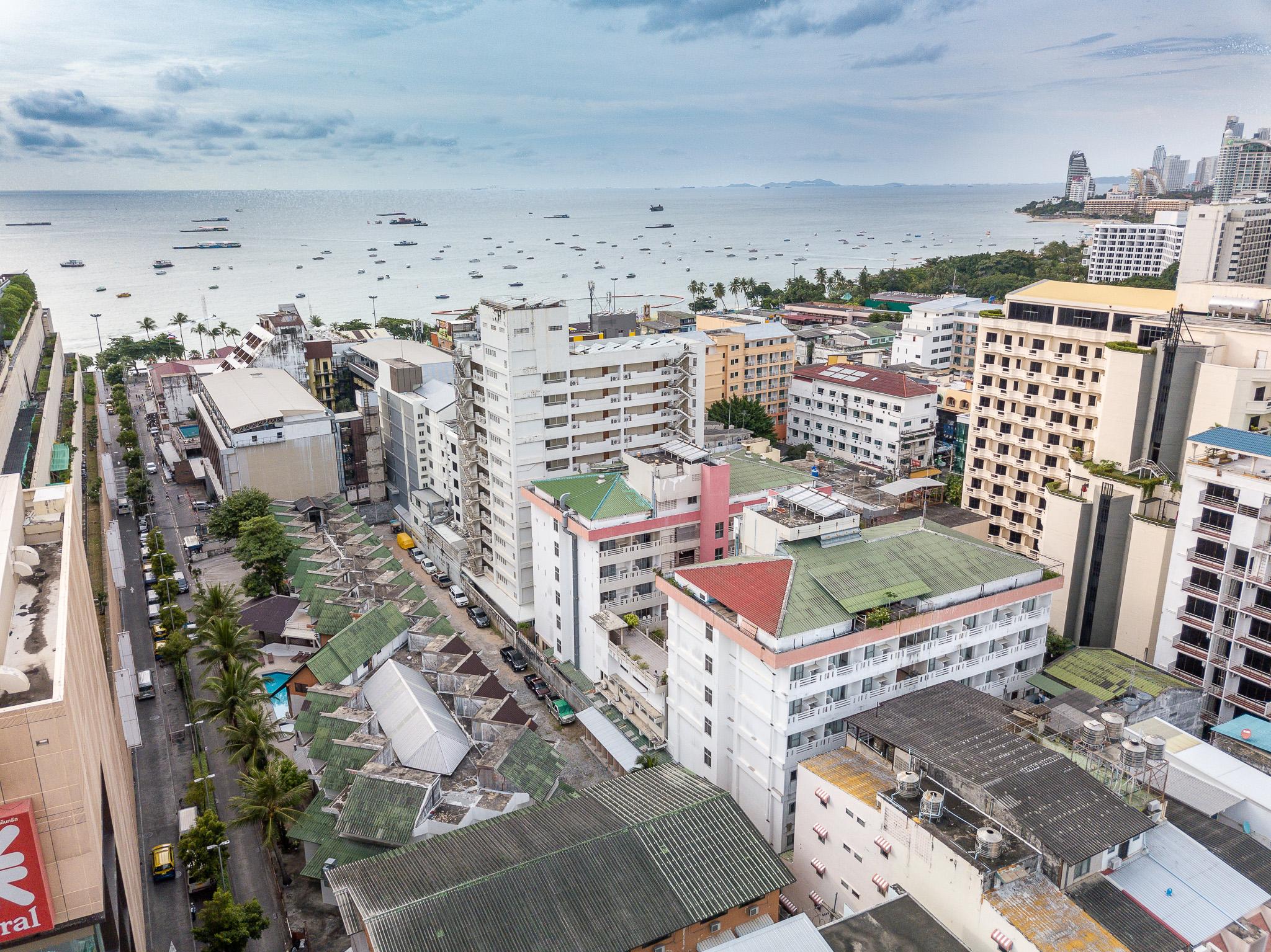 Eastiny Place Hotel Pattaya Exteriör bild