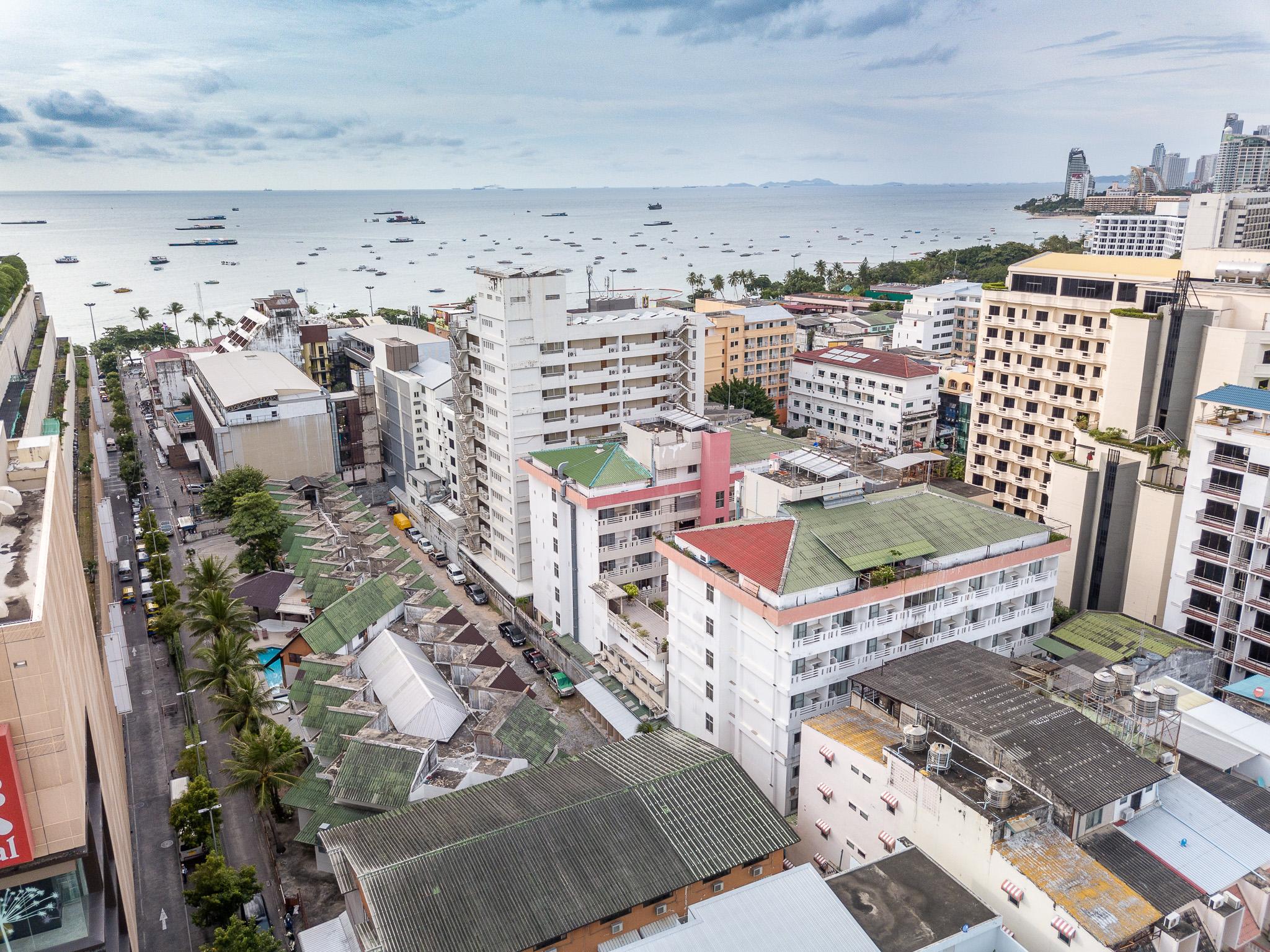 Eastiny Place Hotel Pattaya Exteriör bild